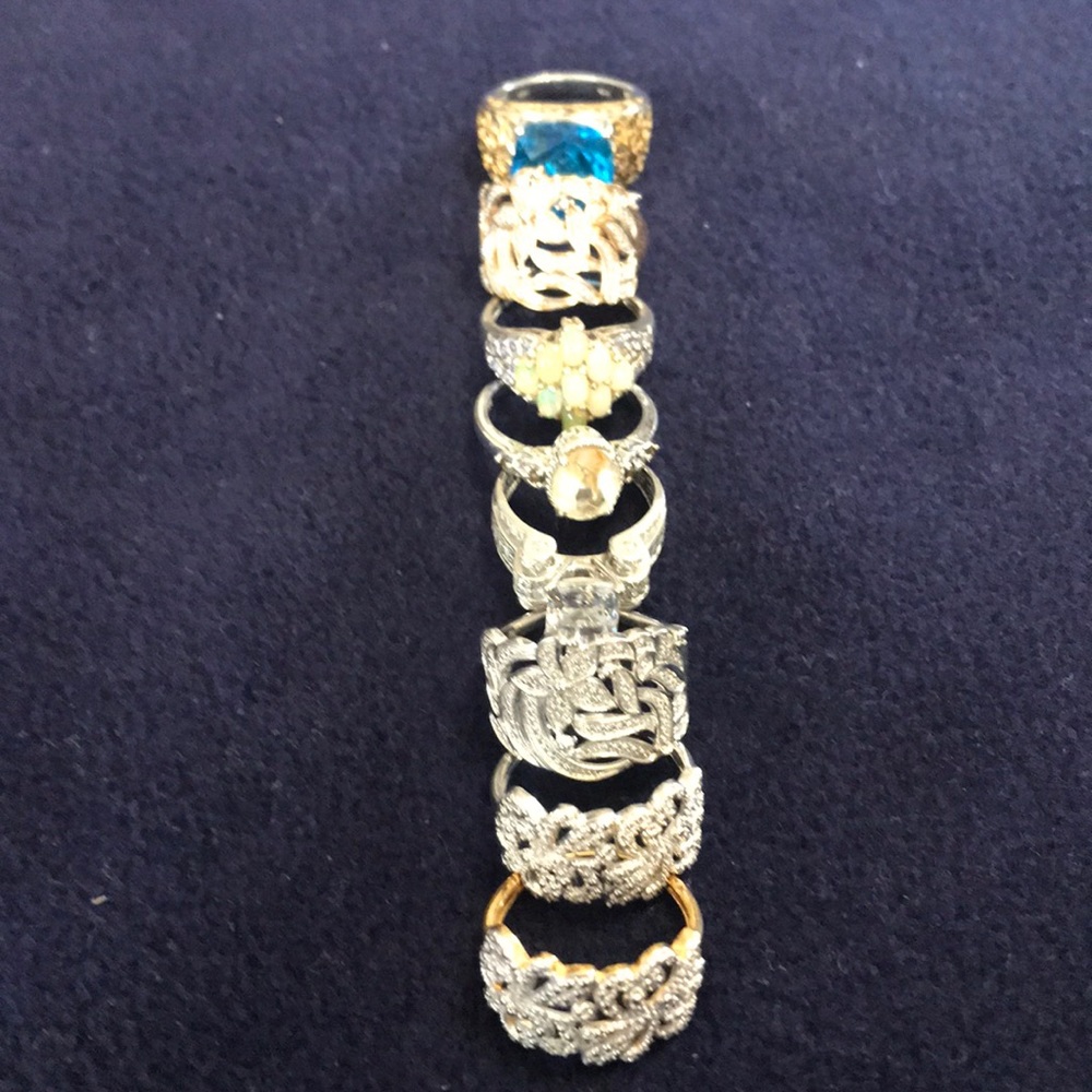 8 size 5 assorted rings